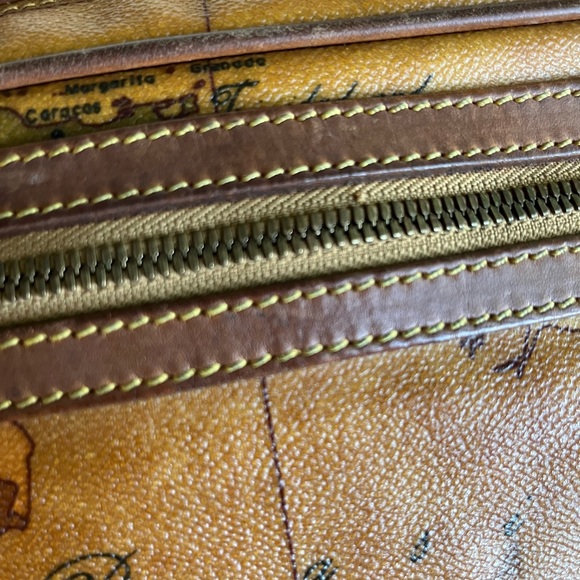 Vintage Alviero Martini 1A Classe Geo Classic Map Crossbody Bag. - Picture 5 of 8